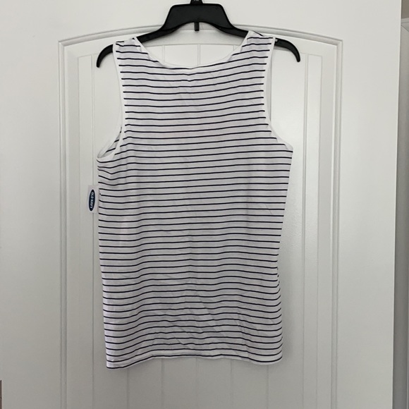 Old navy women’s tank top — size L - Picture 2 of 6